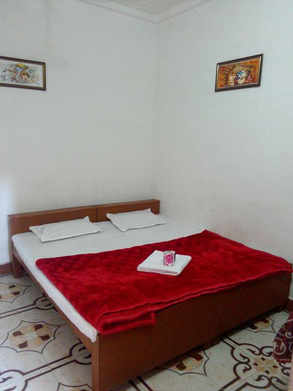 אורצ'ה Temple View Guest House מראה חיצוני תמונה
